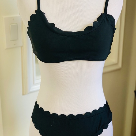 PERFECT SCALLOP BIKINI - Picture 5 of 7